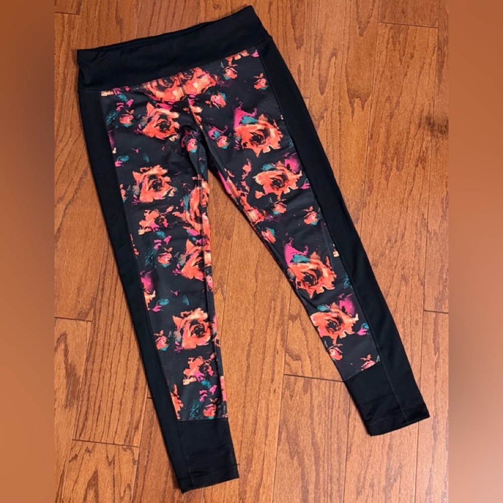 Reflex Black & orange Rose design leggings- size Large